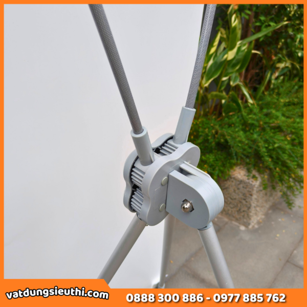 Standee giá chữ X đa năng