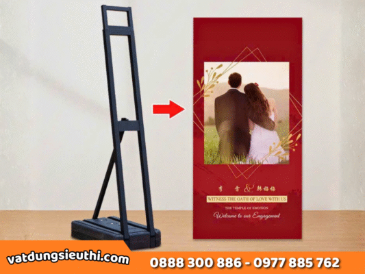 Standee mô hình đế nước: 3 ưu điểm nổi bật