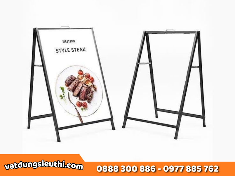 Standee chữ A 2 mặt và 3 chân: Nên chọn loại nào?