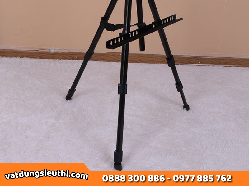 Standee chữ A 2 mặt và 3 chân: Nên chọn loại nào?